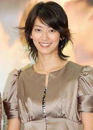 曾經的國民美少女！大咖女星「當年傻妹形象」爆紅　為愛淡出演藝圈「48歲凍齡美貌」太驚艷