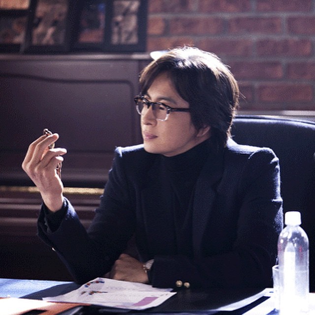 最強偶像劇始祖！男星「儒雅斯文形象」爆紅　半百現身「21年容顏沒變」晉升百億身家