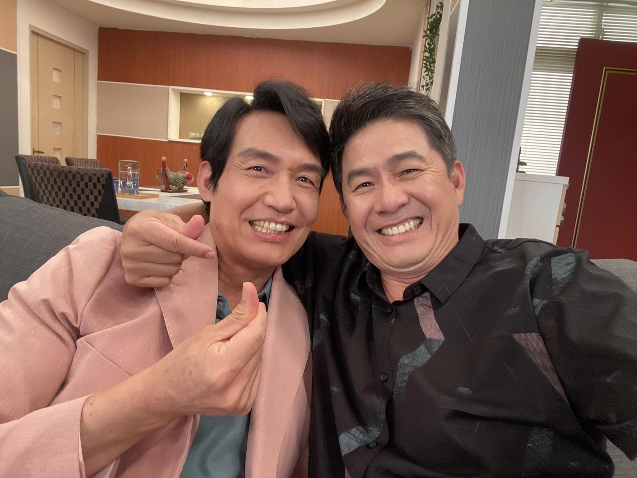 半年賺一台賓士！資深男星玩股票「遭詐騙賠光百萬」 　連房子都抵押嘆「做人得腳踏實地」