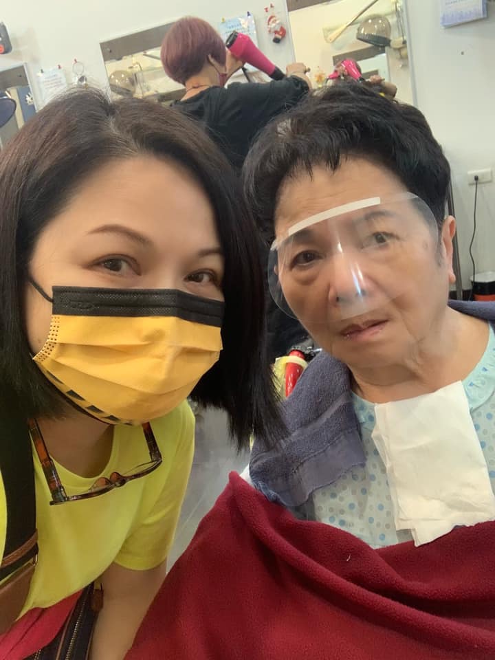 照顧中風母13年！楊貴媚一度暫別演藝圈「自己的媽媽自己顧」　狠心扮黑臉督促「轉身偷偷掉淚」：我以她為榮