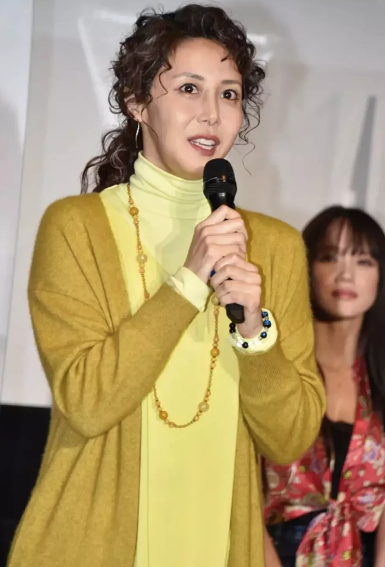 當年紅遍全台！資深女星「憑藉清純美貌」成夢中情人　如今51歲「臉上多了歲月痕跡」近照瘋傳