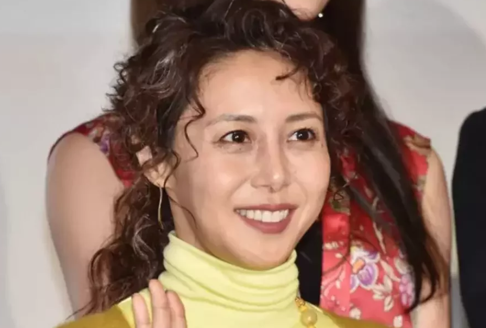 當年紅遍全台！資深女星「憑藉清純美貌」成夢中情人　如今51歲「臉上多了歲月痕跡」近照瘋傳