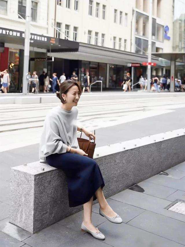 秋冬季穿搭！女人60歲後要懂得「四要四不要」法則　遮掩身形不足：更優雅有氣質