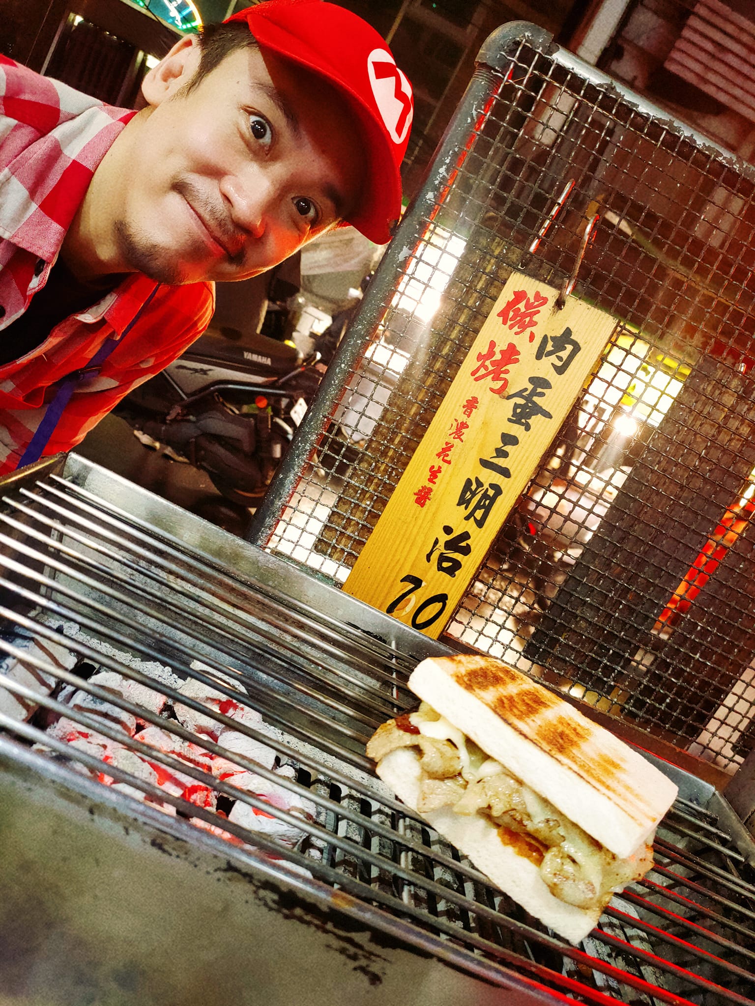 不怕別人看不起！本土劇男星「夜市擺攤5年」打四份工養妻小　「鄰居出奧步擋財路」他霸氣回擊