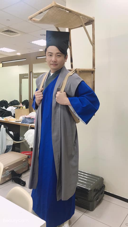 45歲台語歌手蔡佳麟的奮鬥史：從黑手到直播叫賣，月入六位數的逆轉人生