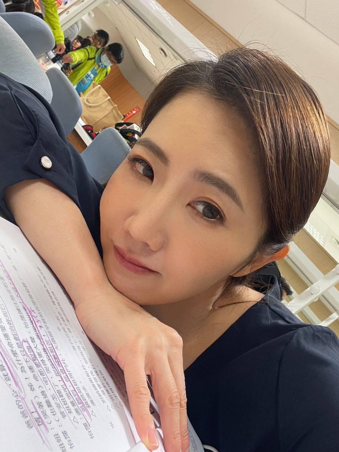 出道16年首戰八點檔！謝忻被酸演技爛「5句台詞NG四次」　淚吐「民視一哥只給60分」靠熱忱苦撐