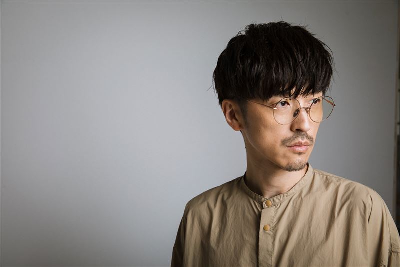 隱瞞已婚身分！49歲男星爆「出軌女作家10年」小三崩潰送醫　他現身道歉喊：「沒資格獲得原諒」