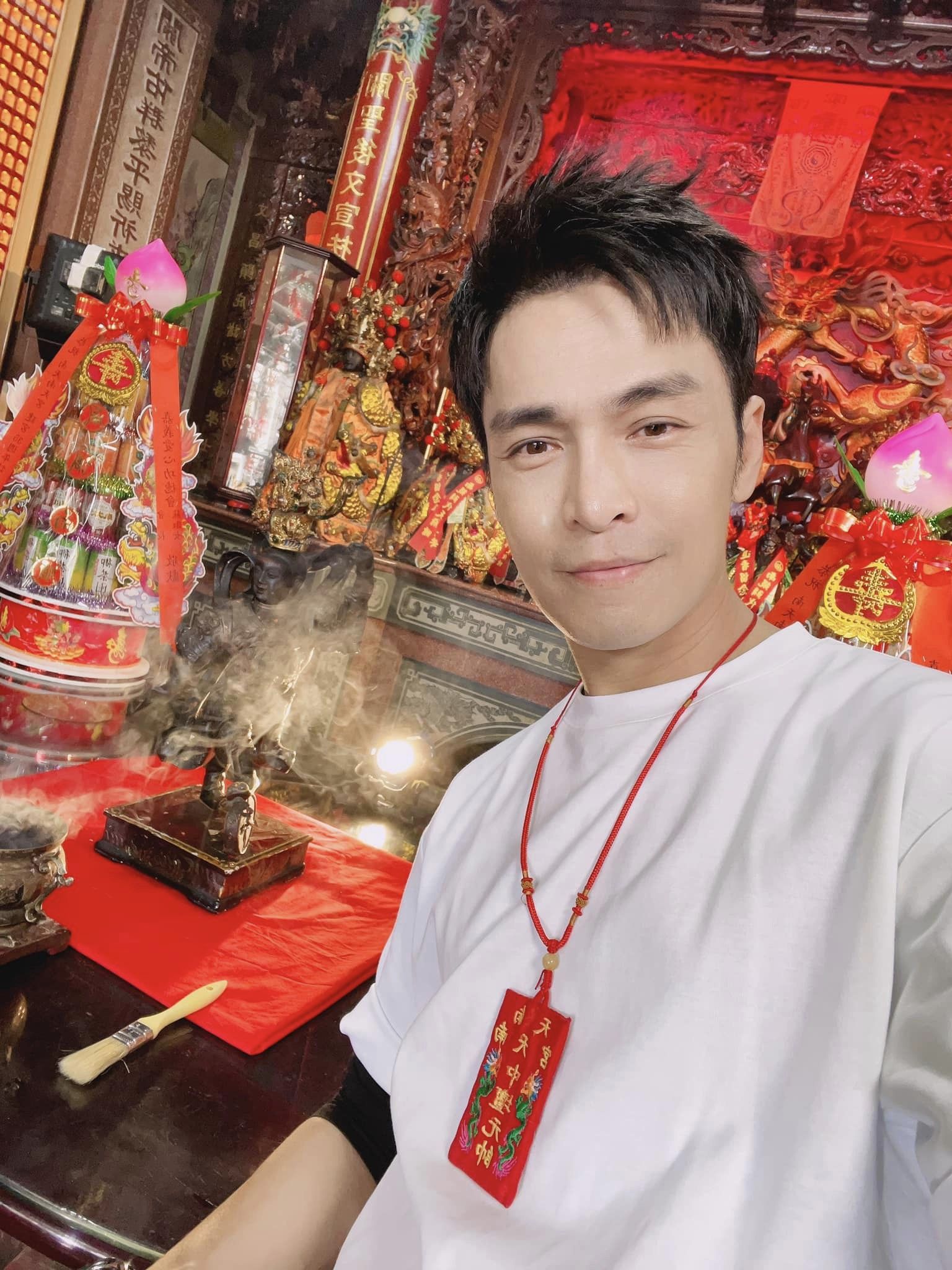 演太子爺乩身！《一家團圓》男星扮「神明代言人」發願吃素求保庇　開拍當天「狂打嗝背脊發麻」劇組全嚇到