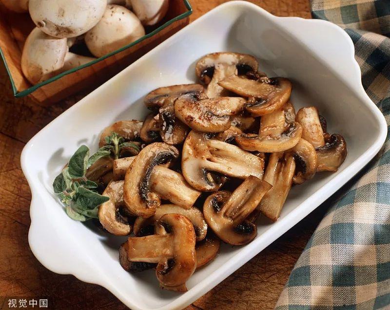 吃不完最好扔掉！6種食物「不要二次加熱」易滋生細菌　剩飯菜存放：要注意5點