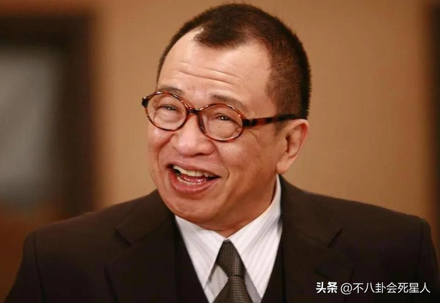老來得女！金牌綠葉「移民新加坡30年」樂當24孝好爸爸　「買下兩層樓別墅寵妻小」為女砸錢開店