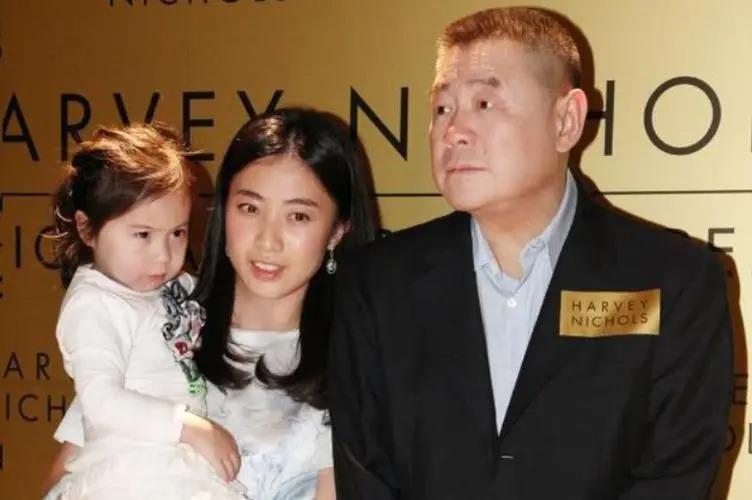 不甩風流父親！正宮媽「過世留下4億給他」　他轉身「把財產全給後母」太有眼光了