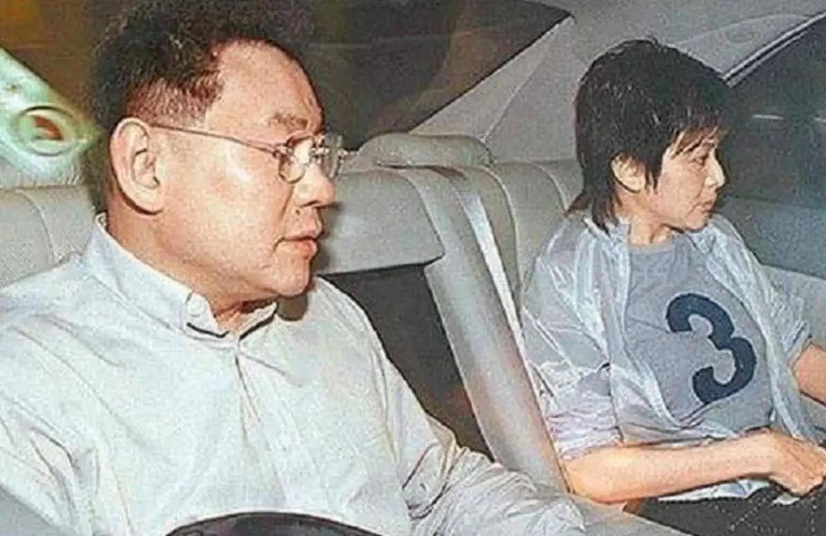 不甩風流父親！正宮媽「過世留下4億給他」　他轉身「把財產全給後母」太有眼光了