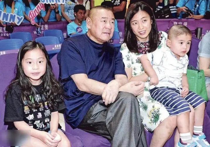 不甩風流父親！正宮媽「過世留下4億給他」　他轉身「把財產全給後母」太有眼光了