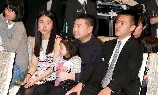 不甩風流父親！正宮媽「過世留下4億給他」　他轉身「把財產全給後母」太有眼光了