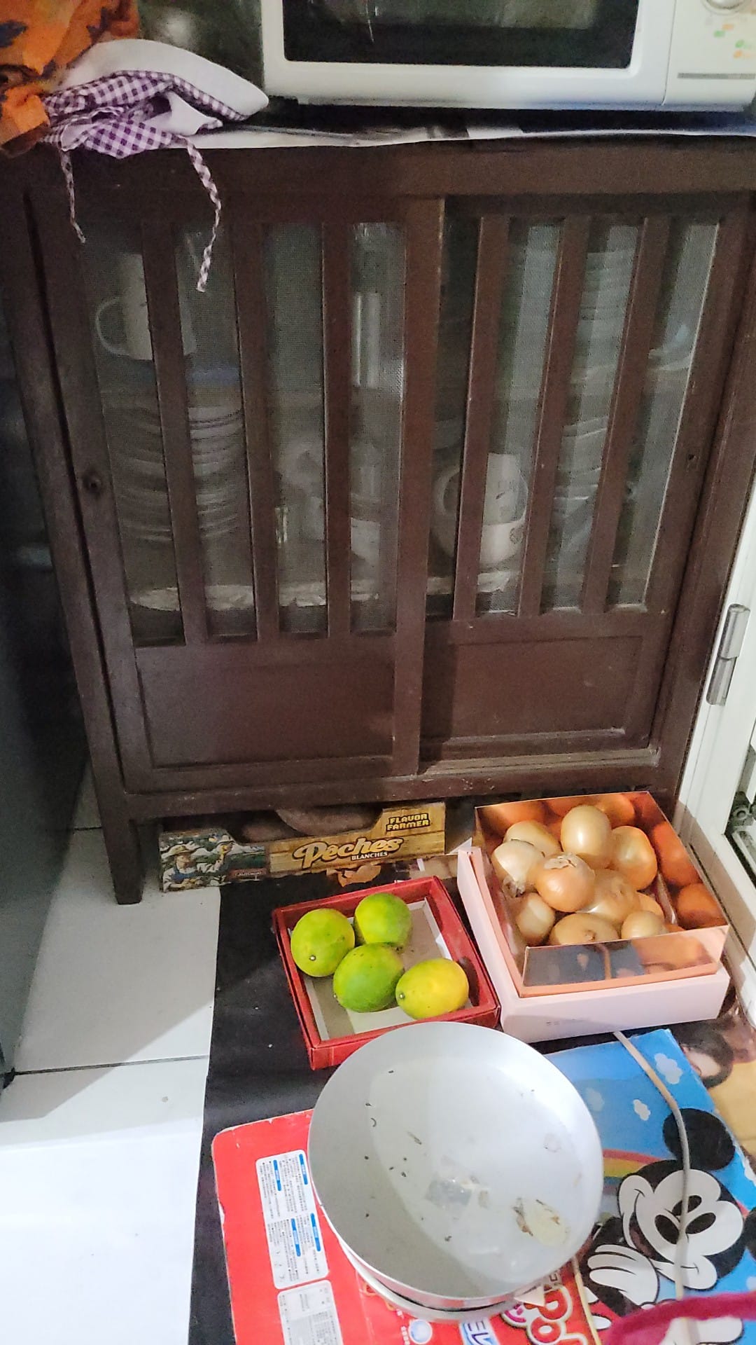 阿嬤的嫁妝！她驚見「菜櫥界的精品」將被垃圾車載走　內行人指出「上面1特徵」：富貴人家才有