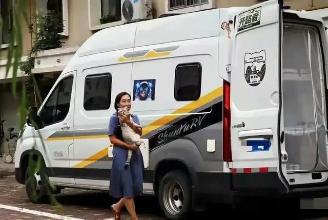 了不起的女子，經歷兩次生死後又與愛人陰陽相隔，最後開房車旅遊