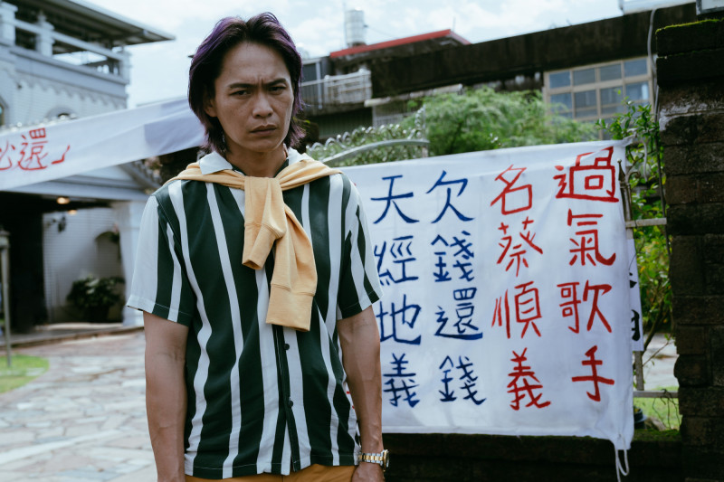 先把家人照顧好！黃鐙輝「年過40終圓歌手夢」力拼全台最俗　3歲就被阿公拉上台「靠厚臉皮獲賞識」