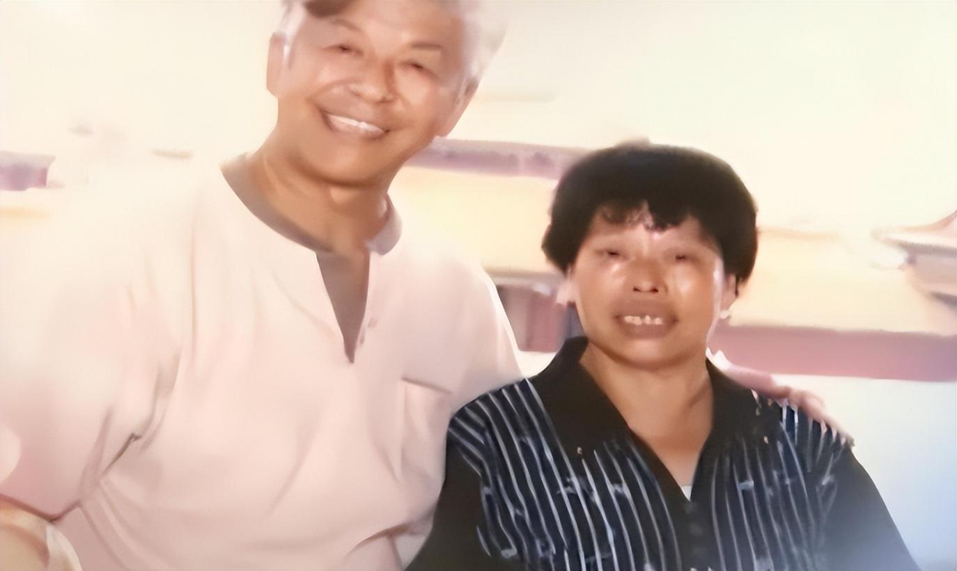 走路都吃力！老戲骨照顧「癱瘓妻子」30年　3個兒女都「啃老」77歲不敢休息：兒女好就行了