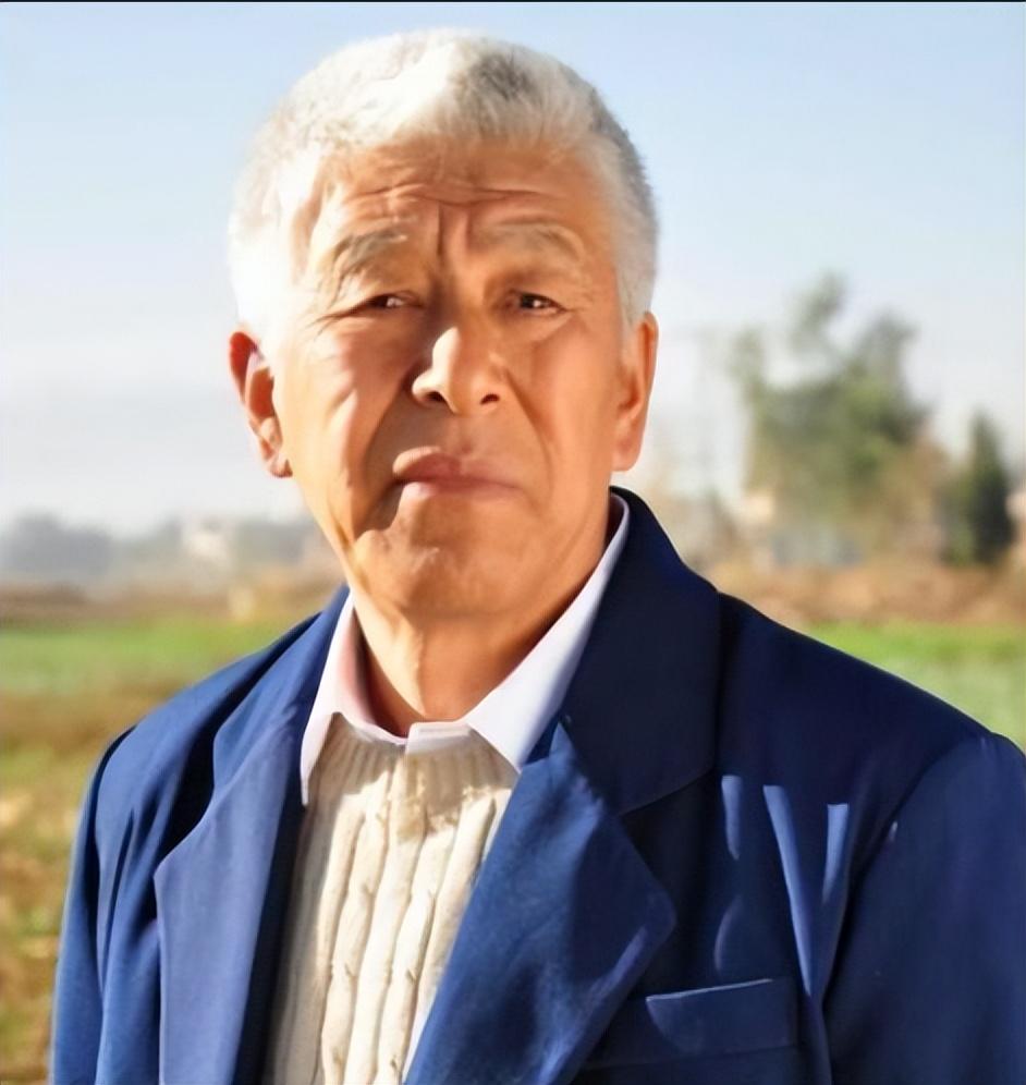 走路都吃力！老戲骨照顧「癱瘓妻子」30年　3個兒女都「啃老」77歲不敢休息：兒女好就行了