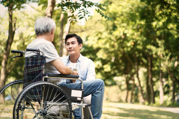 愛不分血緣！90歲阿公臨終「外籍看護守床邊哭泣」 　仔細一看「阿公身體太乾淨」揭13年動人故事