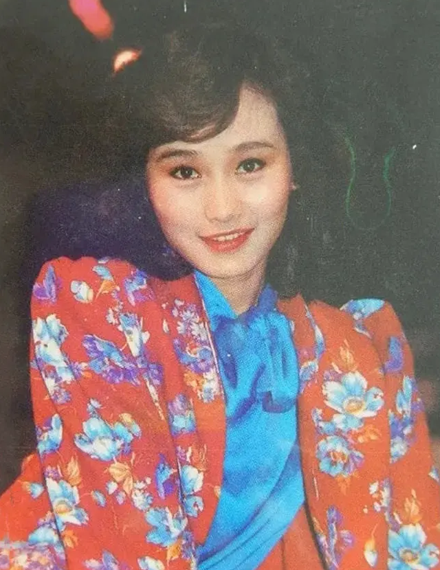 19歲憑一曲紅遍港台！一代玉女「26歲巔峰被傳當小三」毀前途　60歲在睡夢中離世
