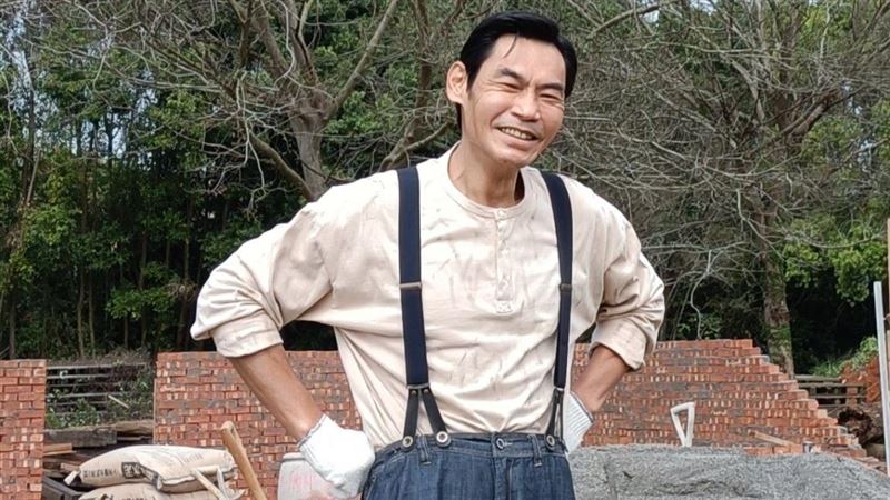 扮演37年綠葉！資深男星當年走歪路「坦言這輩子最對不起她」　53歲才當爸「為妻小睡公司1個月」