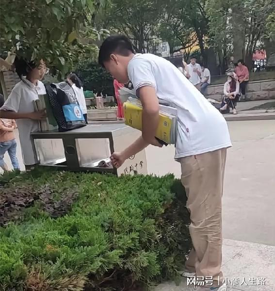 爸媽才剛過世！15歲網紅「罹血癌病逝」親姊心碎痛哭　網不捨喊「厄運專挑苦命人」：他很努力想活下去....