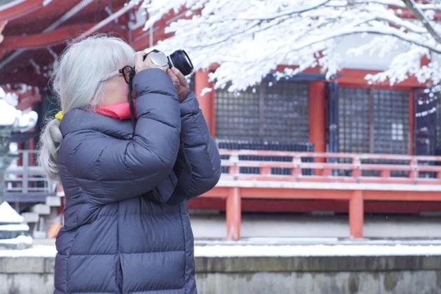 人生最後的禮物！79歲奶奶花1年半打造「百坪夢幻退休宅」　「一樓開放式廚房」美到目不轉睛：女人的天堂