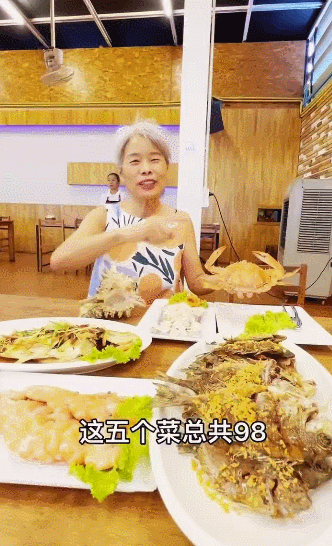 人生最後的禮物！79歲奶奶花1年半打造「百坪夢幻退休宅」　「一樓開放式廚房」美到目不轉睛：女人的天堂