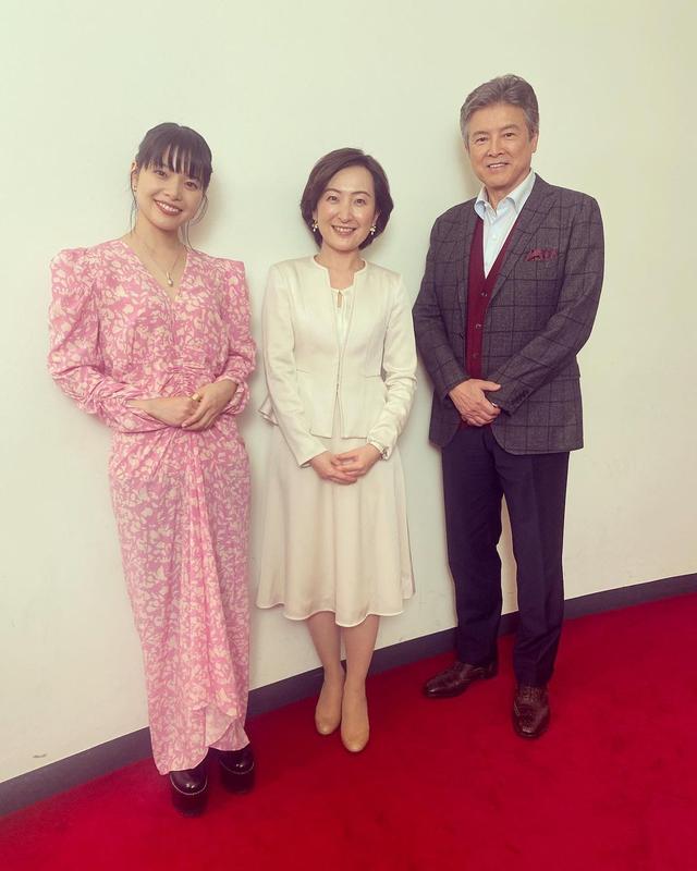 國民模範夫妻！傳奇女星「21歲為愛引退」今年升格當奶奶　「尪也是大咖演員」罕現身魅力依舊