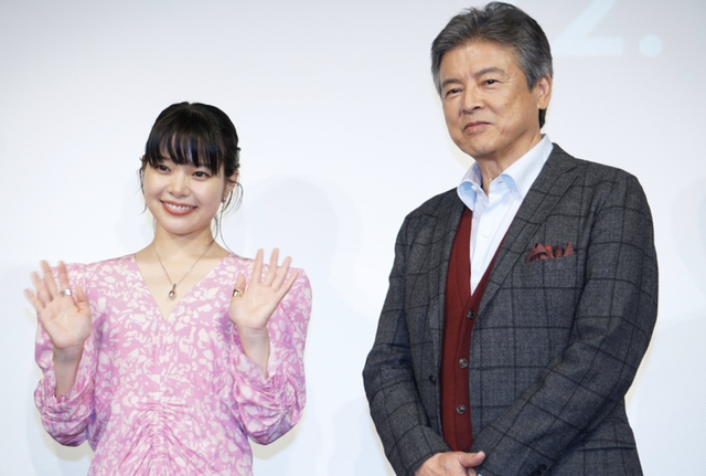 國民模範夫妻！傳奇女星「21歲為愛引退」今年升格當奶奶　「尪也是大咖演員」罕現身魅力依舊