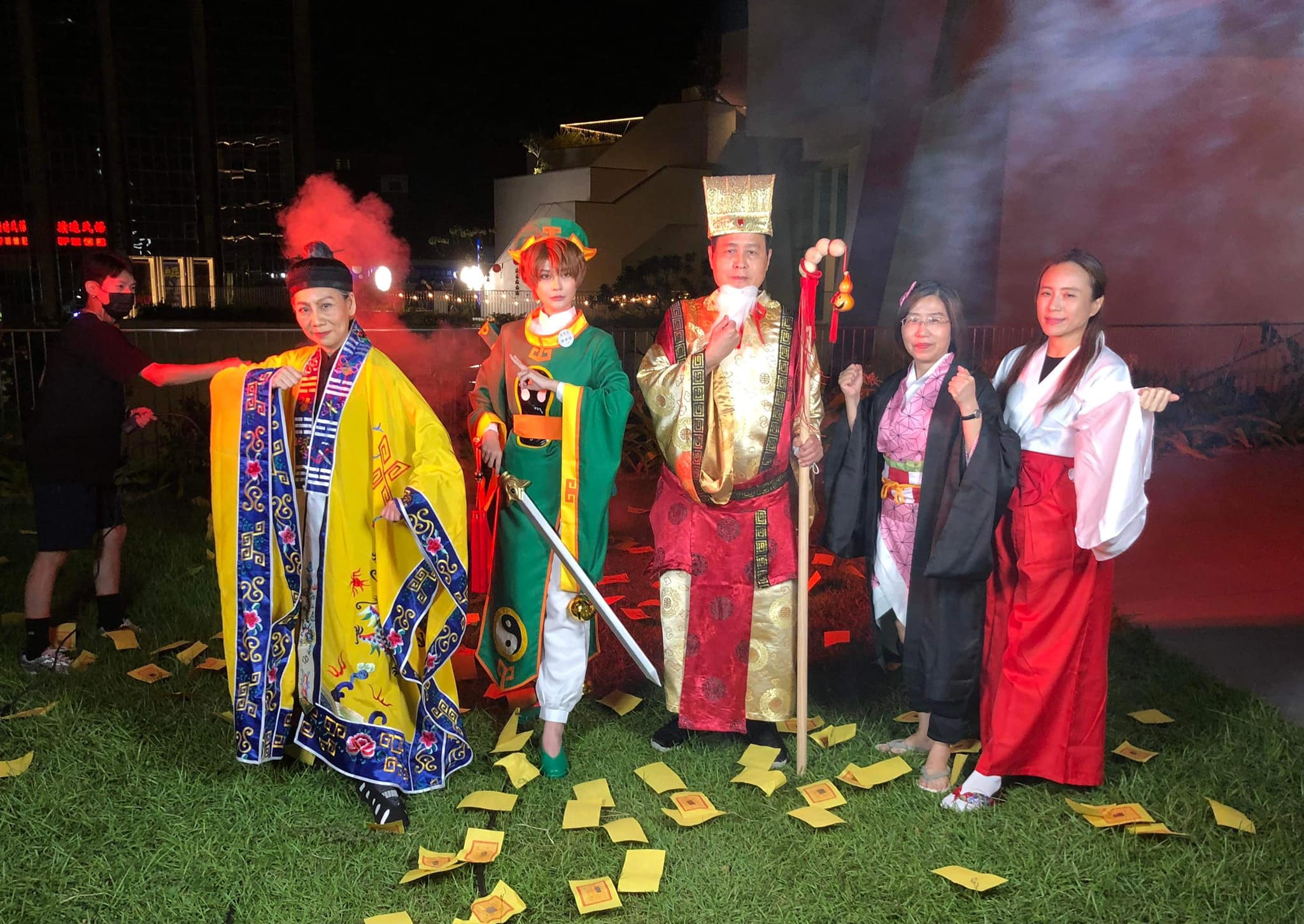 彩排到一半！資深女星扮道士「渾身顫抖狂乾嘔」急求助道長　「胸口一直被壓著」驚悚過程曝光