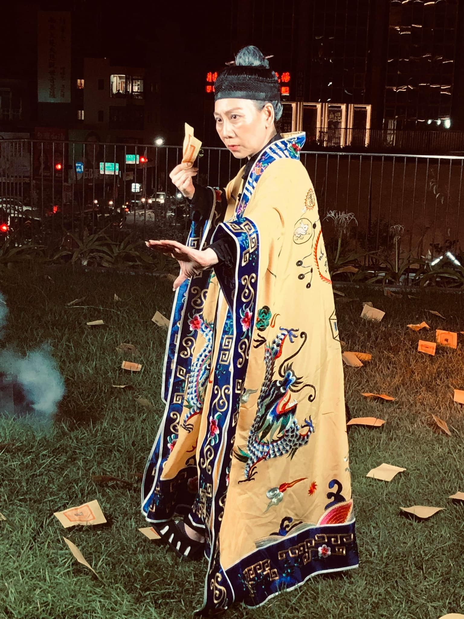 彩排到一半！資深女星扮道士「渾身顫抖狂乾嘔」急求助道長　「胸口一直被壓著」驚悚過程曝光
