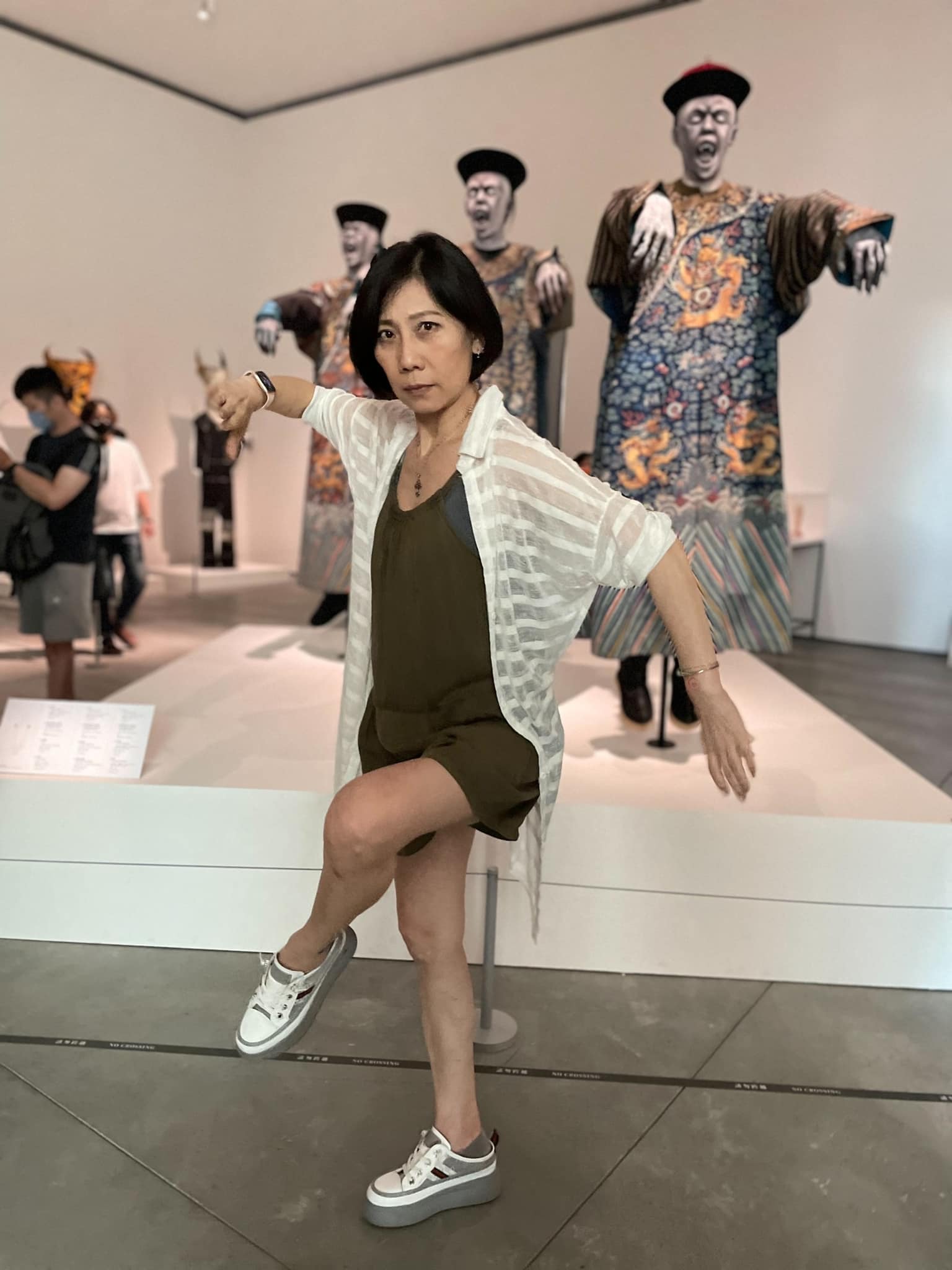 彩排到一半！資深女星扮道士「渾身顫抖狂乾嘔」急求助道長　「胸口一直被壓著」驚悚過程曝光