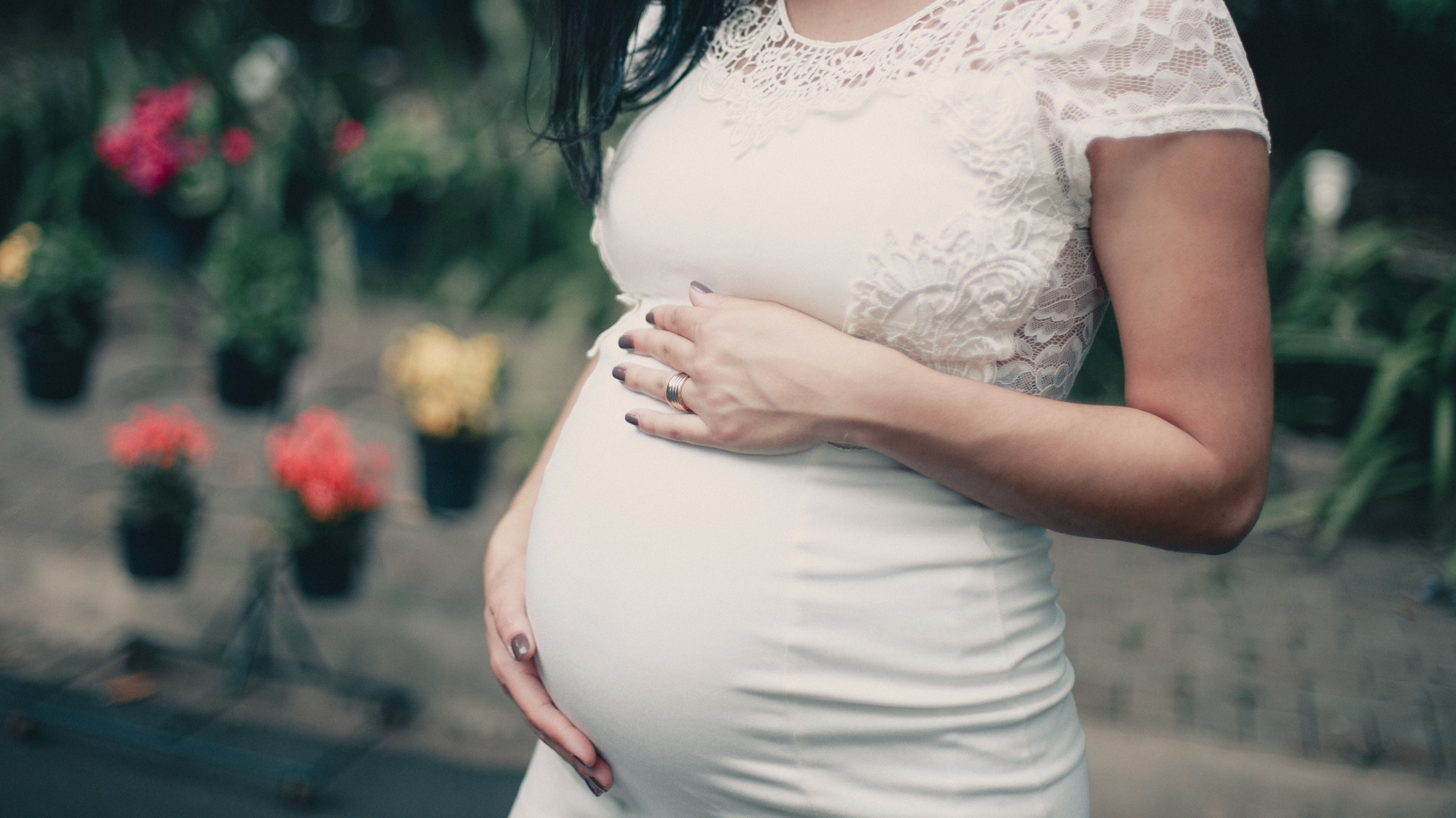 預產期倒數！女友以腹中胎兒要脅「房產過戶」否則拒婚 消失兩天後驚人轉折網友傻眼