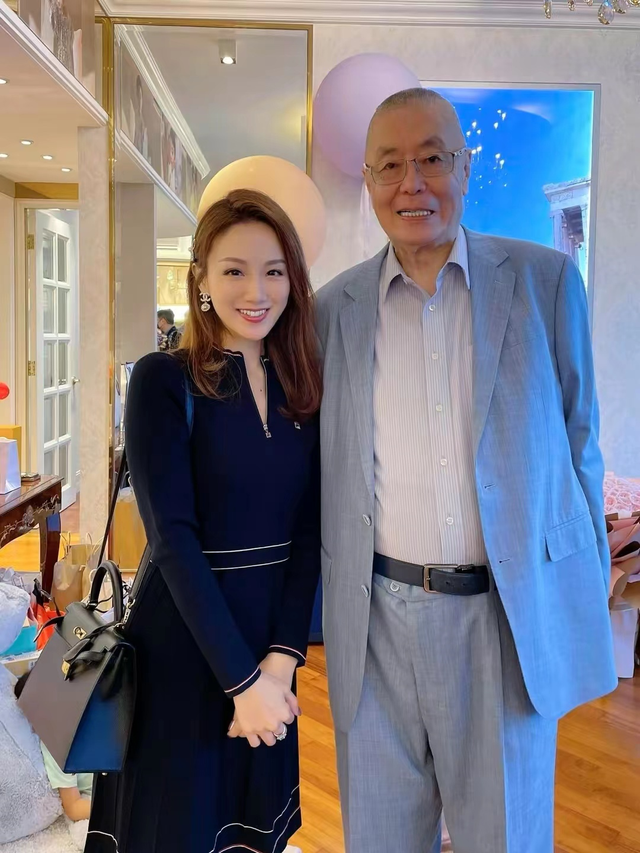 81歲再當爸！國寶級名師「替2歲女兒辦生日宴」極盡奢華　「聘三保姆貼身照顧」早備好5億教育金