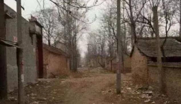 丈夫掉落懸崖而死!五年後妻子「從照片中發現玄機」 臉色變得煞白:立馬要搬家離開