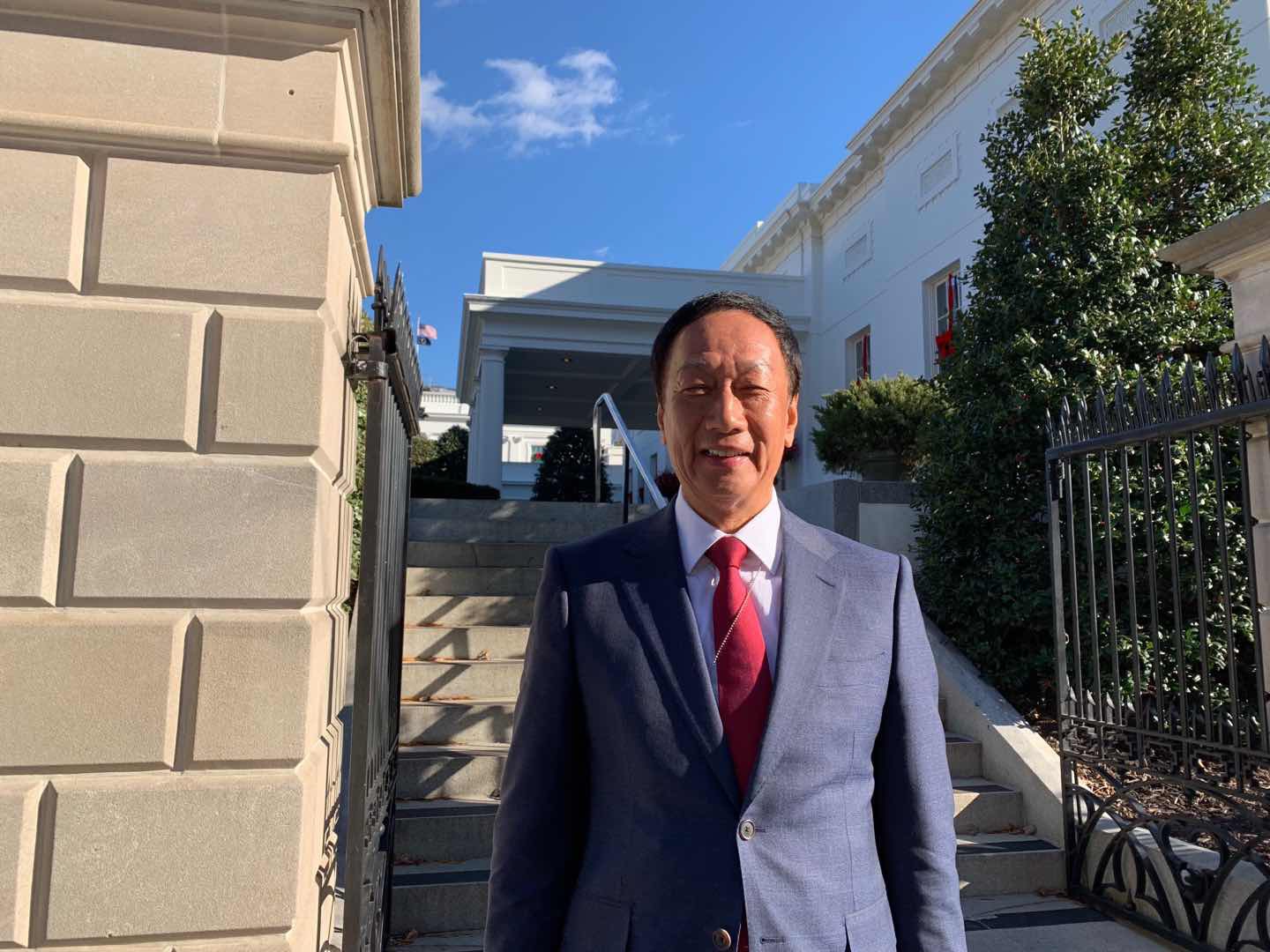 有感醫療資源不足！郭台銘一句話「徹底改變台大癌醫命運」　落成典禮「一看主建物命名」：全都辦到了