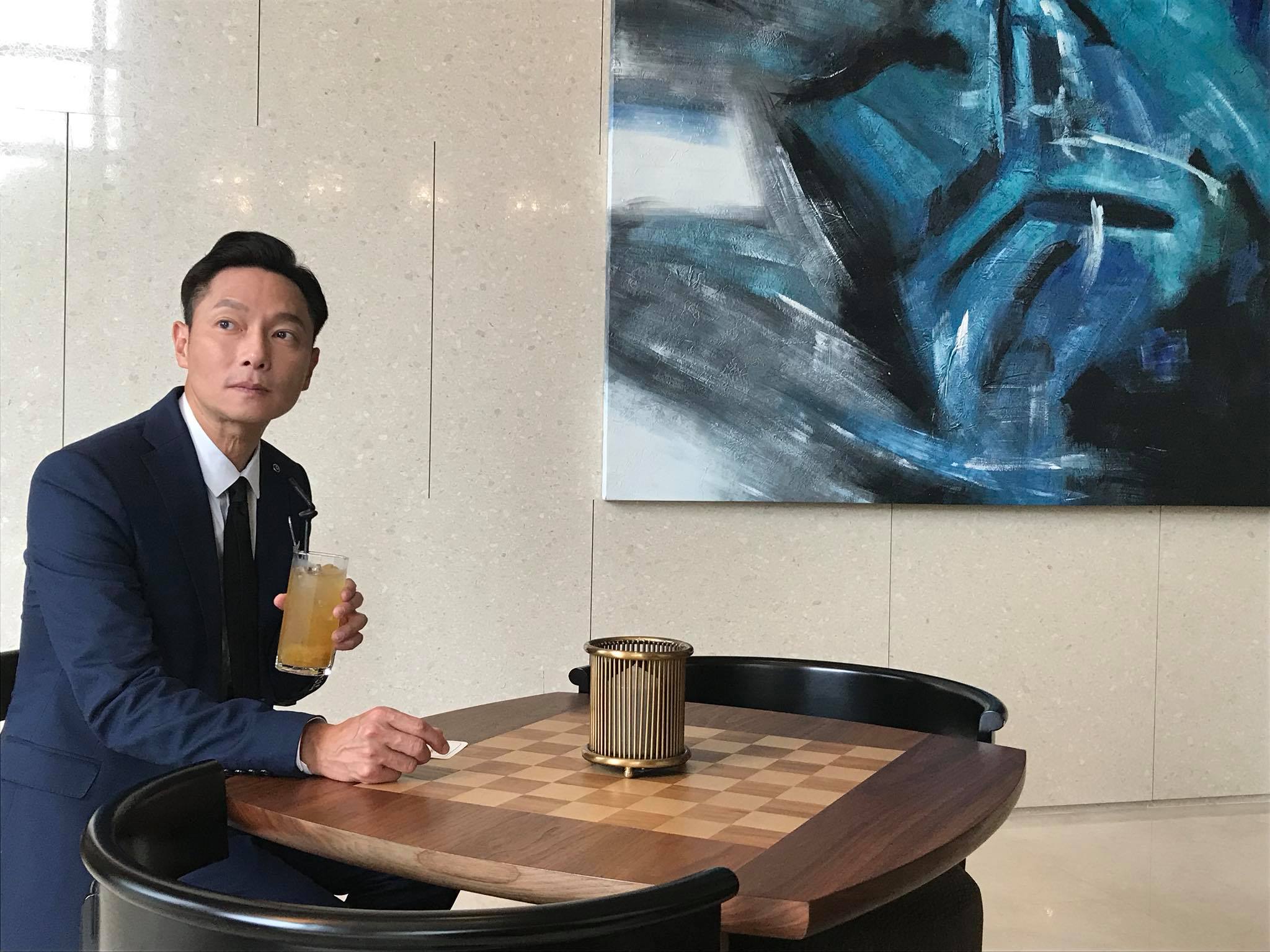 照顧失智婆婆10年！55歲男星曝「太太快喘不過氣」開口提離婚　「輪到自己照顧」醒悟：付錢不是最大