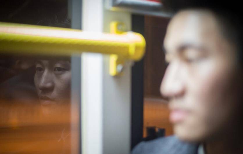 溫柔善良是假象！我下夜班回家「聽見浴室有水聲」　下一秒門開了「出來的不是老婆」我徹底癱倒在地