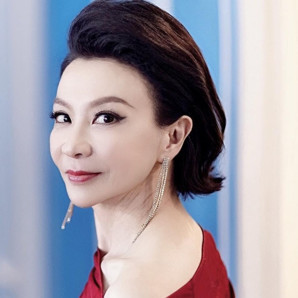當年是主持天后！63歲資深女星「失婚被說飯局妹」　如今「轉行當房仲」曝戀愛狀況