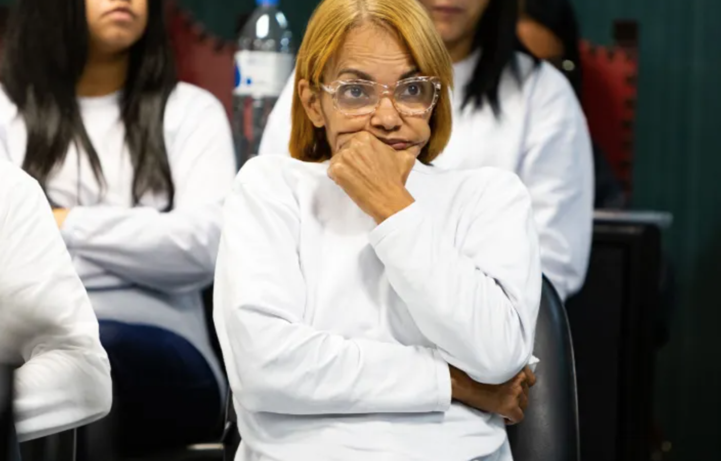 慈悲收養50子女!62歲女歌手「對老公猛開30槍」冷奪命 幫兇曝光「子女都參一咖」原因不寒而慄