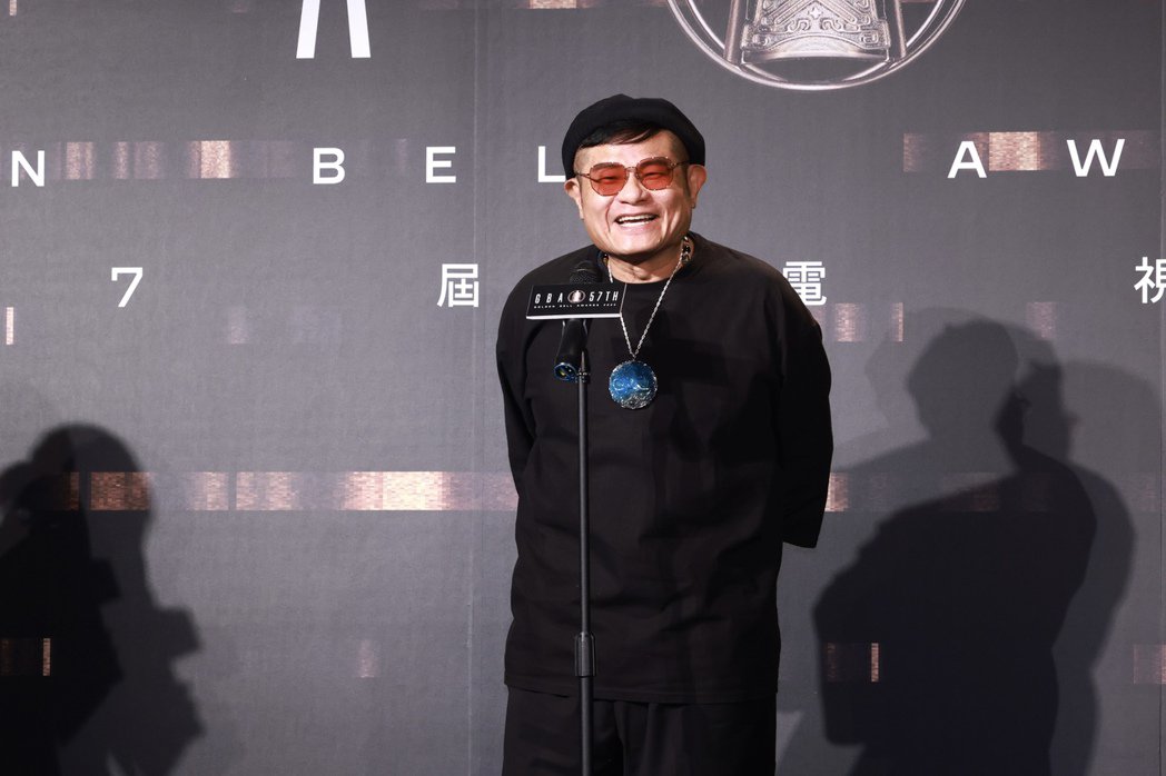 手上節目剩一個！60歲男星「主持10年無預警被停播」轉接外景　「主持費對半砍」欣然感恩：有工作就知足