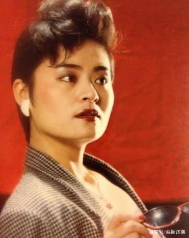 曾是歌壇天后！她被親弟「砸成腦震蕩送醫」二度輕生　最終「淪落到當保姆」67歲現狀曝光
