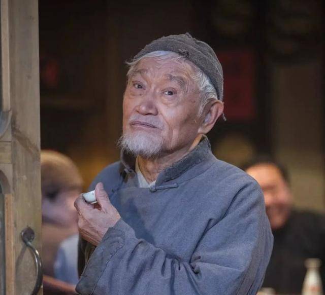  晚年住進養老院！資深男星喪妻後「不靠兒女養老」　「寧可月砸4萬」功能超全面：裡面全都同齡人