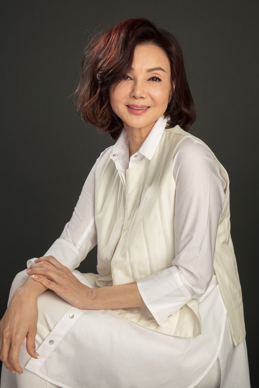 永遠的媳婦！66歲資深女星離婚「得婆婆力挺」獲天價贍養費　身價上億「卻急領老人卡」原因曝光