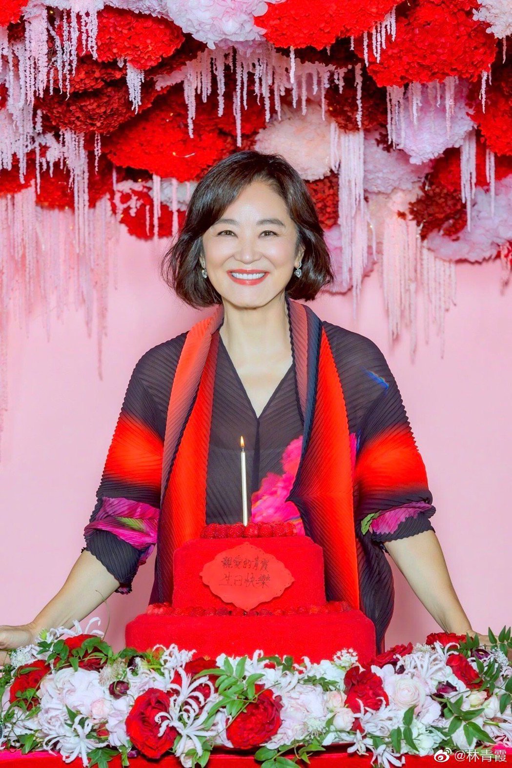 巨星遇上巨星！大咖男神「機場巧遇林青霞」恍神超震驚　她優雅「吐1句話」轉身離去