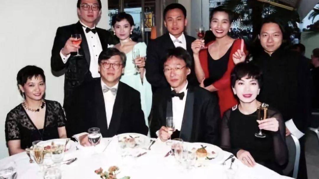 經歷10年無性婚姻！歌壇天后「嫁大10歲導演」被拋棄　65歲孑然一身「無兒無女」坦言：應該早點放他走
