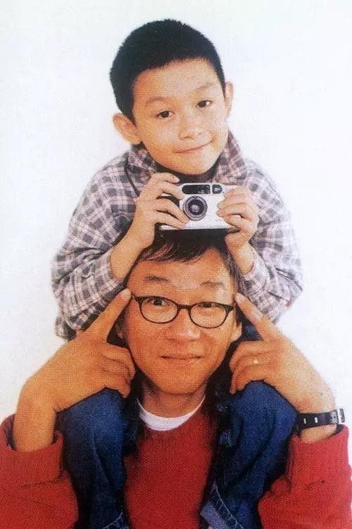 經歷10年無性婚姻！歌壇天后「嫁大10歲導演」被拋棄　65歲孑然一身「無兒無女」坦言：應該早點放他走
