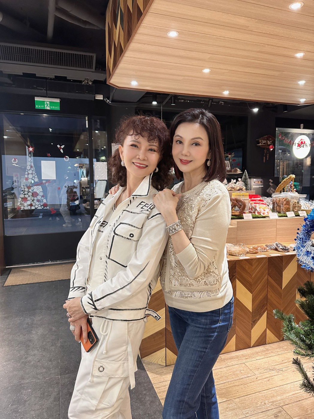 以為不到50歲！最美貂蟬現蹤台灣「超凍齡近況曝」　大方洩三招「養成23少女腰」時間倒著流